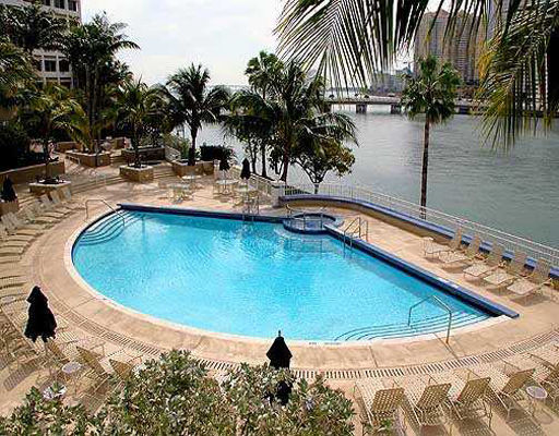 Courvoisier Courts Brickell Key - Pool