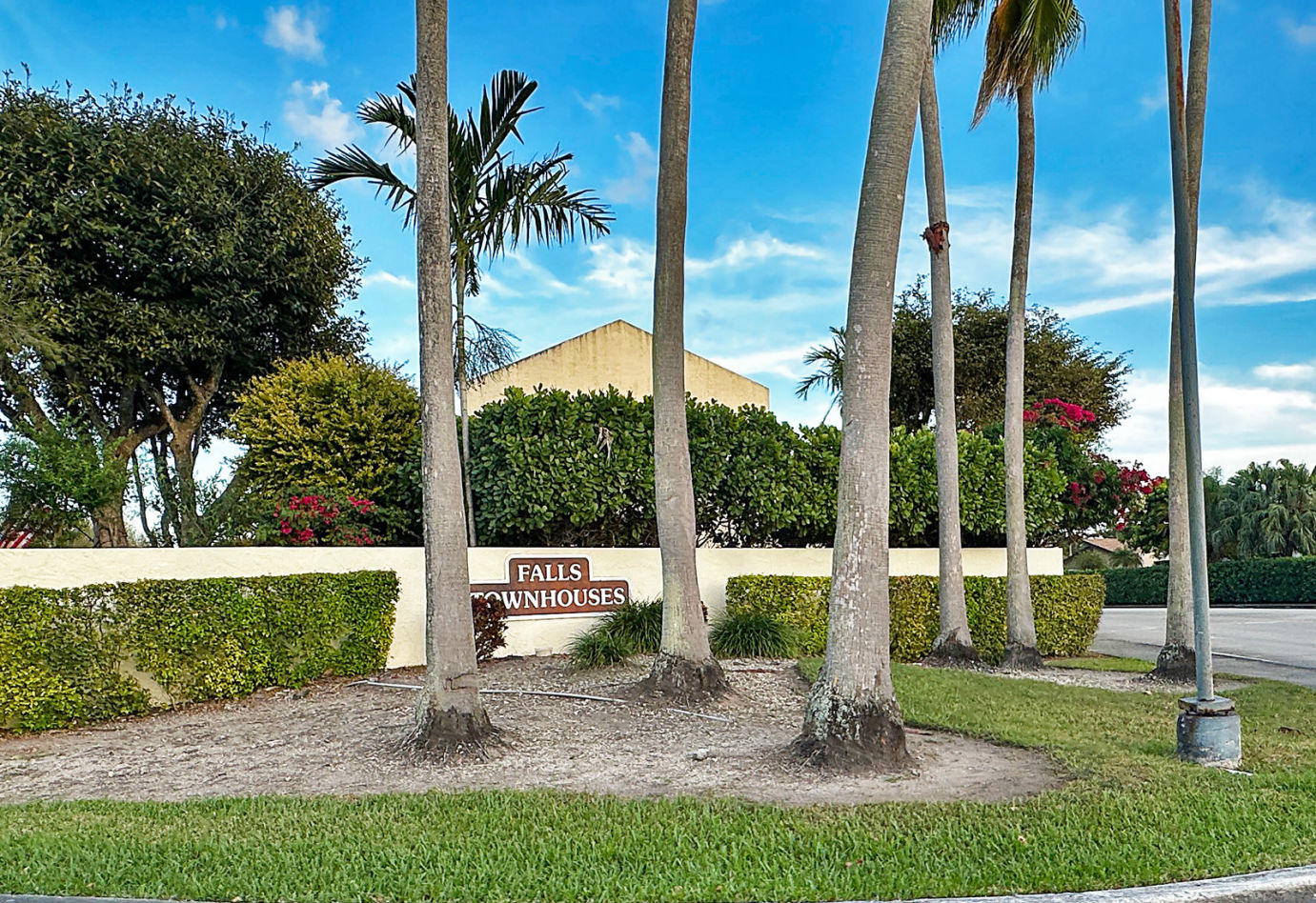 Falls Townhouses Miami