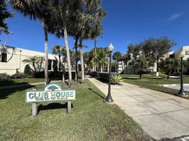 Horizons East Kendall Clubhouse Sign