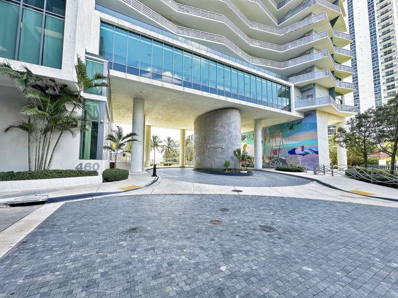 Icon Bay Condo Miami - Valet