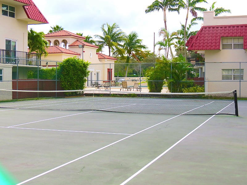 Villas-of-Pinecrest-Tennis